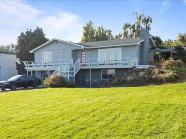 Main picture of 3603 W Canal Dr