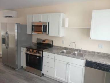 Main picture of 4 Boulder Dr