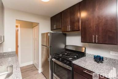 Main picture of 530 W Surf St