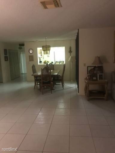 Main picture of 27 Grew Hill Rd