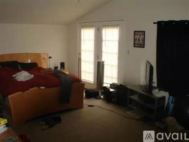 Main picture of 2638 N Halsted St