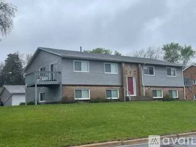 Main picture of 2192 Burke Ave E