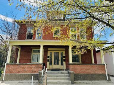 Main picture of 710 N 30th St