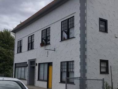 Main picture of 306 W 1st St