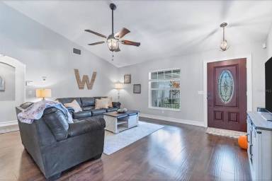 Main picture of 4624 73rd St E
