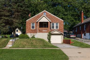 Main picture of 3417 Eminence Blvd