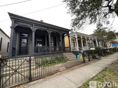 Main picture of 5321 Magazine St