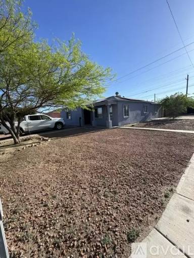 Main picture of 1437 S 12th Dr