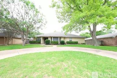 Main picture of 2433 Canyon Creek Dr