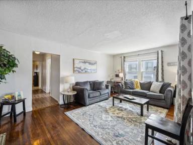 Main picture of 2631 E 10th St