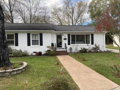 Main picture of 160 Mayfield Rd