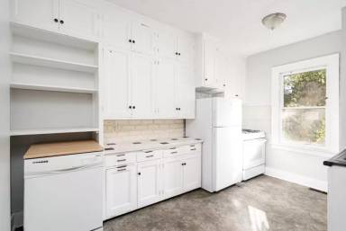 Main picture of 1073 24th Ave SE