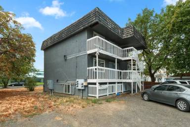 Main picture of 1717 E Mission Ave