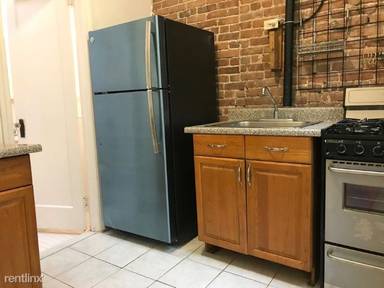 Main picture of 213 E 88th St