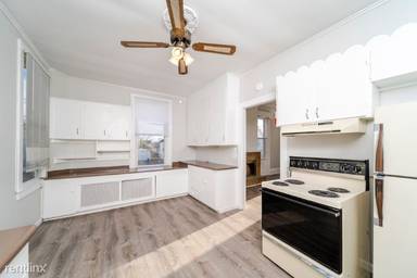 Main picture of 3 Plum Ave
