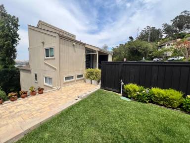 Main picture of 82 Marion Ave