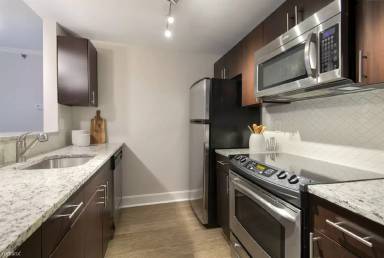 Main picture of 34 Garrison St