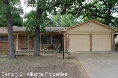Main picture of 4732 Leonard St