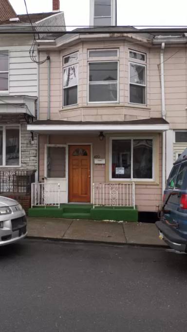 Main picture of 420 W Coal St