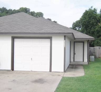 Main picture of 2808 James Rd