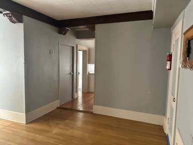Main picture of 117 S 39th St