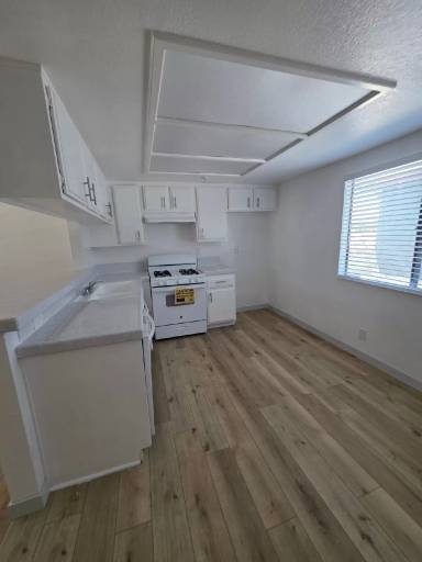 Main picture of 11702 York Ave