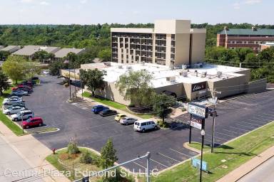 Main picture of 930 E 2nd St