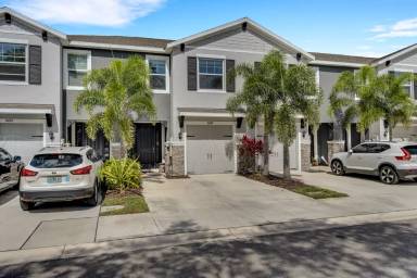 Main picture of 8649 Daydream St