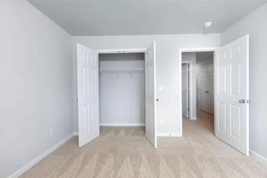 Main picture of 6040 Vermilion Loop