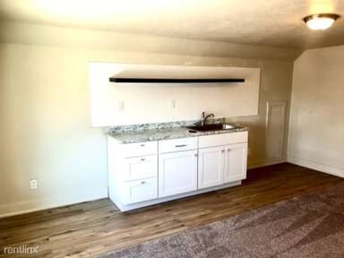 Main picture of 2225 Ogden Ave