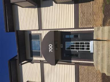 Main picture of 700 Heather Ridge Dr