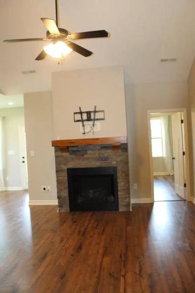 Main picture of 224 Planters Ridge Dr