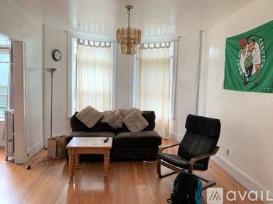 Main picture of 1681 Beacon St