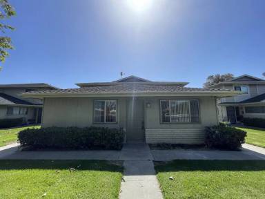 Main picture of 2654 Victoria Ave