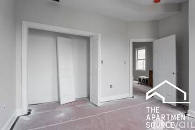 Main picture of 2031 W 23rd St