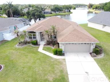 Main picture of 1694 Arash Cir