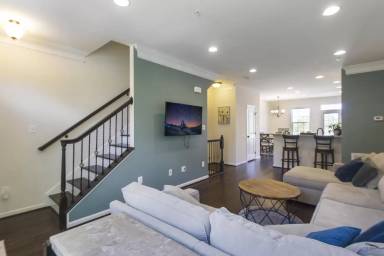 Main picture of 3431 10th Pl SE
