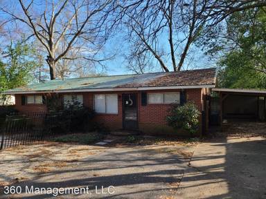 Main picture of 330 Moore Ave
