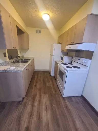 Main picture of 1714 Autumn Dr