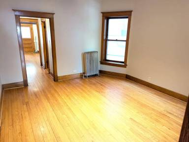 Main picture of 950 N Leavitt St