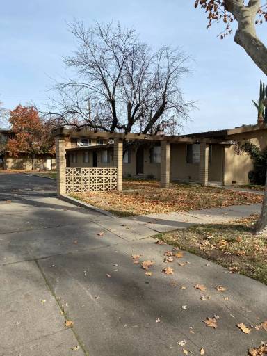 Main picture of 341 W 21st St