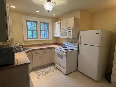 Main picture of Hedstrom Manor - 48-A