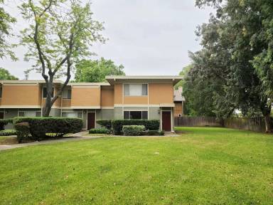 Main picture of 1536 Drake Dr