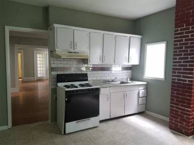 Main picture of 412 Hoyt St