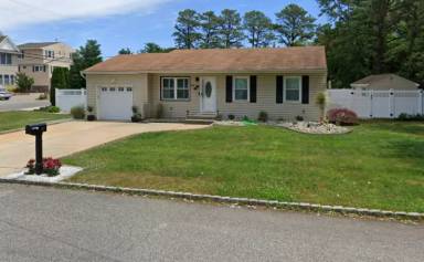 Main picture of 49 Boom Ln