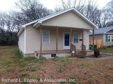 Main picture of 2400 Dundeen St