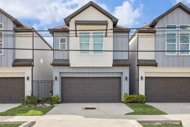 Main picture of 8664 Easthaven Blvd