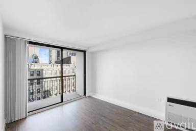 Main picture of 301 E 91st St
