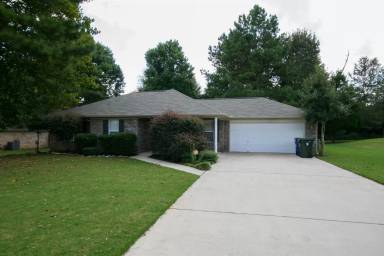 Main picture of 118 Lisa Michele Dr