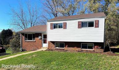 Main picture of 401 Cyra Dr